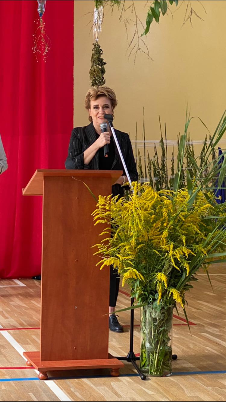 Pani Prezydent Hanna Zdanowska przemawiająca podczas inauguracji miejskiego roku szkolnego